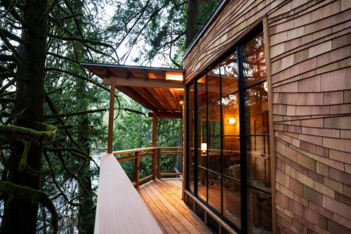 Treehouse point